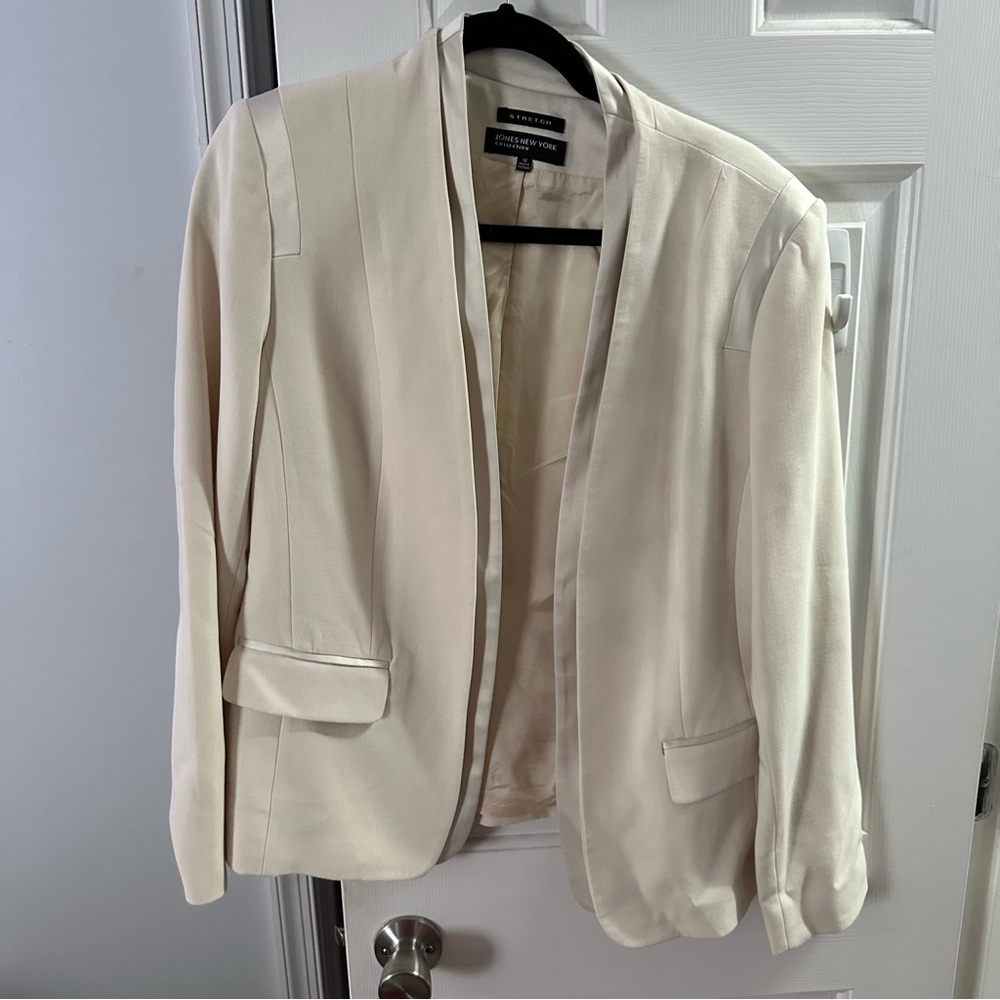 Jones New York Cream Blazer